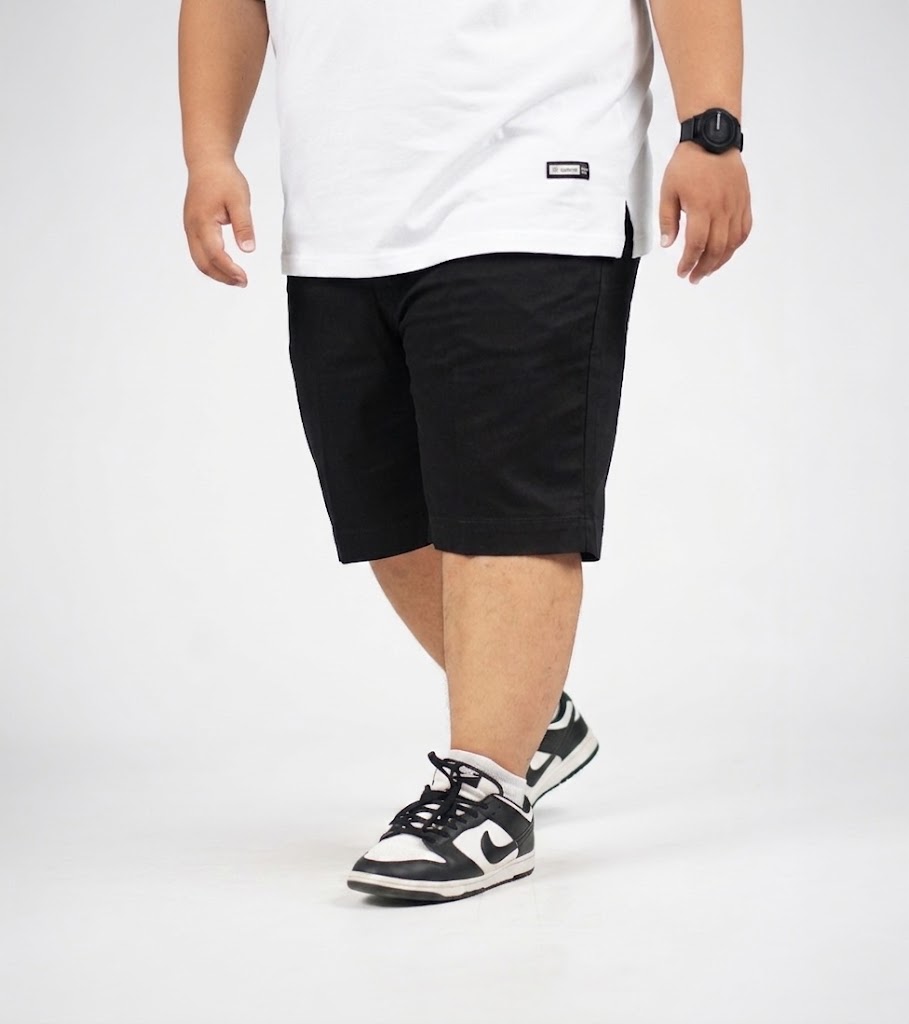 CELANA CHINO PENDEK HITAM