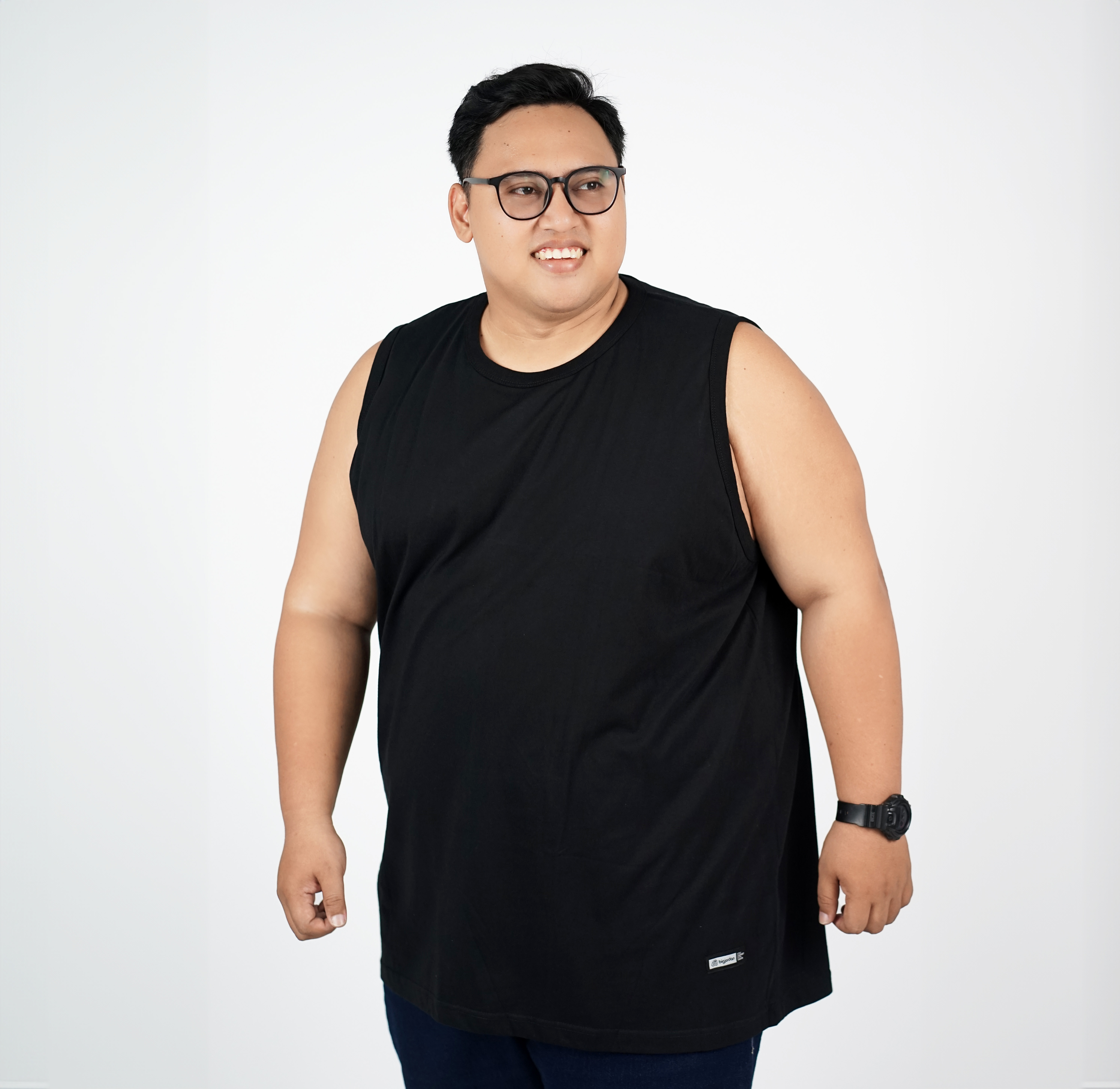 KAOS DALAM OBLONG HITAM
