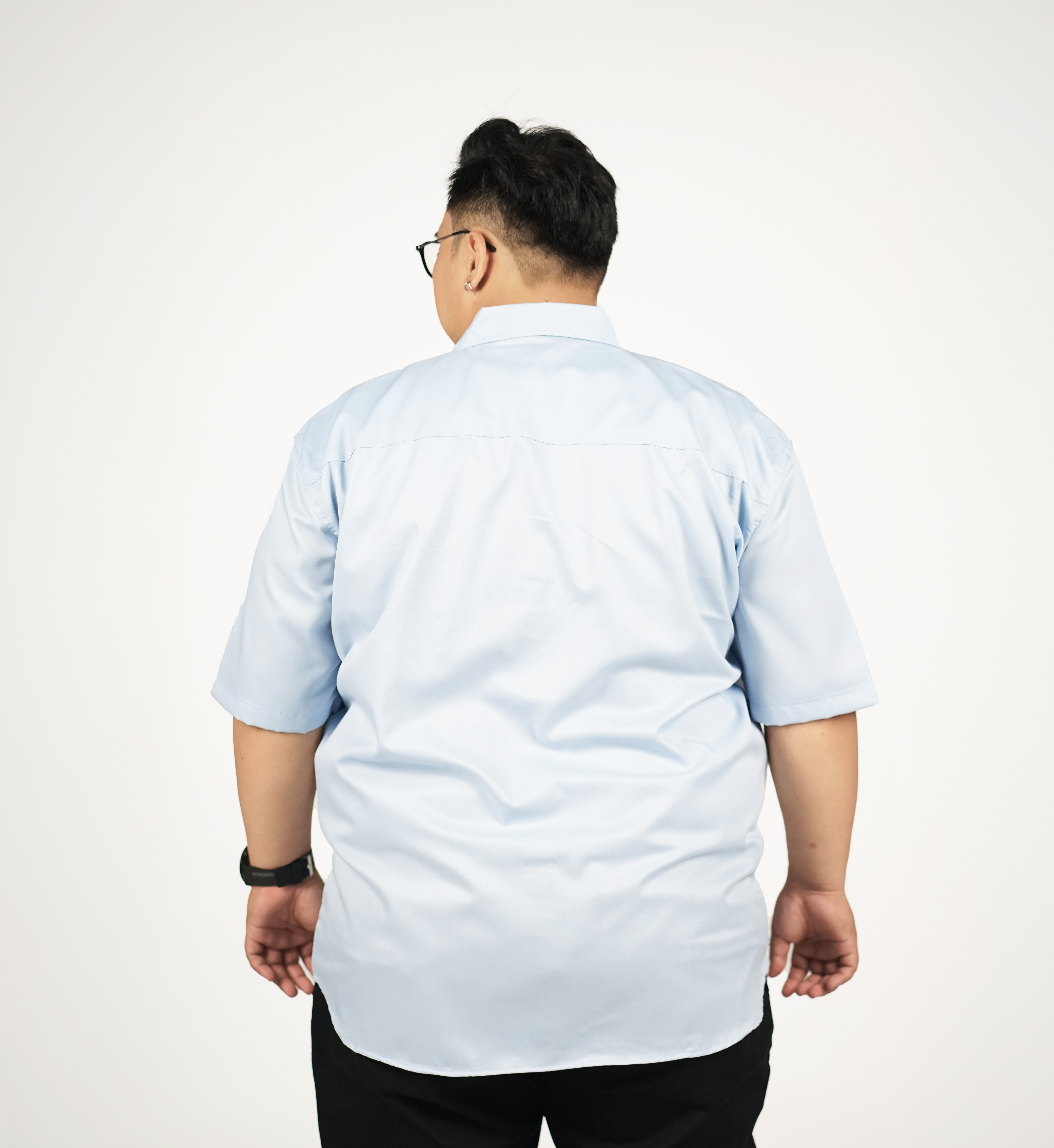 Kemeja Pria Big Size Polos Biru Muda Lengan Pendek Ukuran Jumbo 3XL-8XL - BigJordan 3