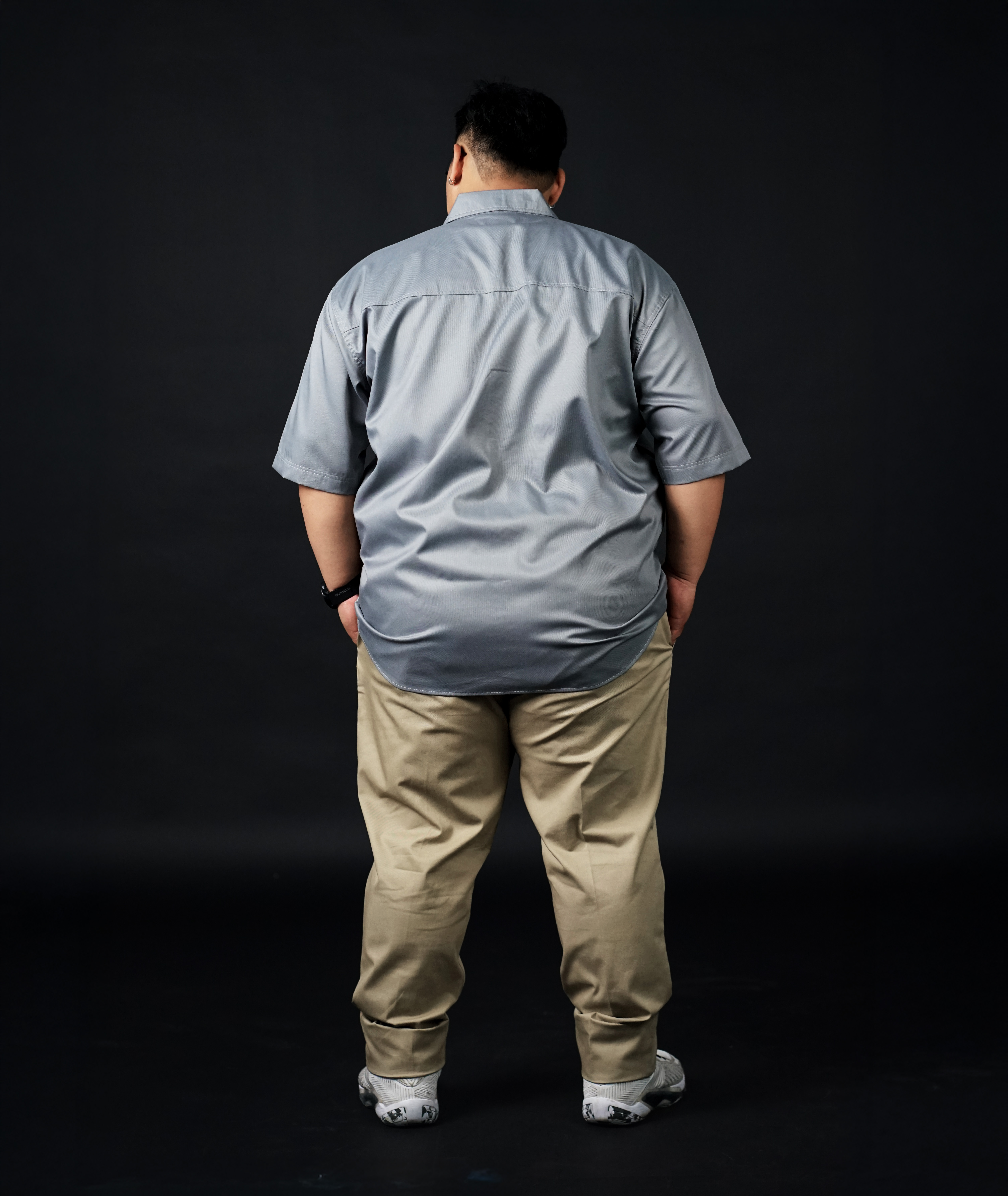Kemeja Pria Big Size Polos Abu Muda Lengan Pendek Ukuran Jumbo 3XL-8XL - BigJordan 3