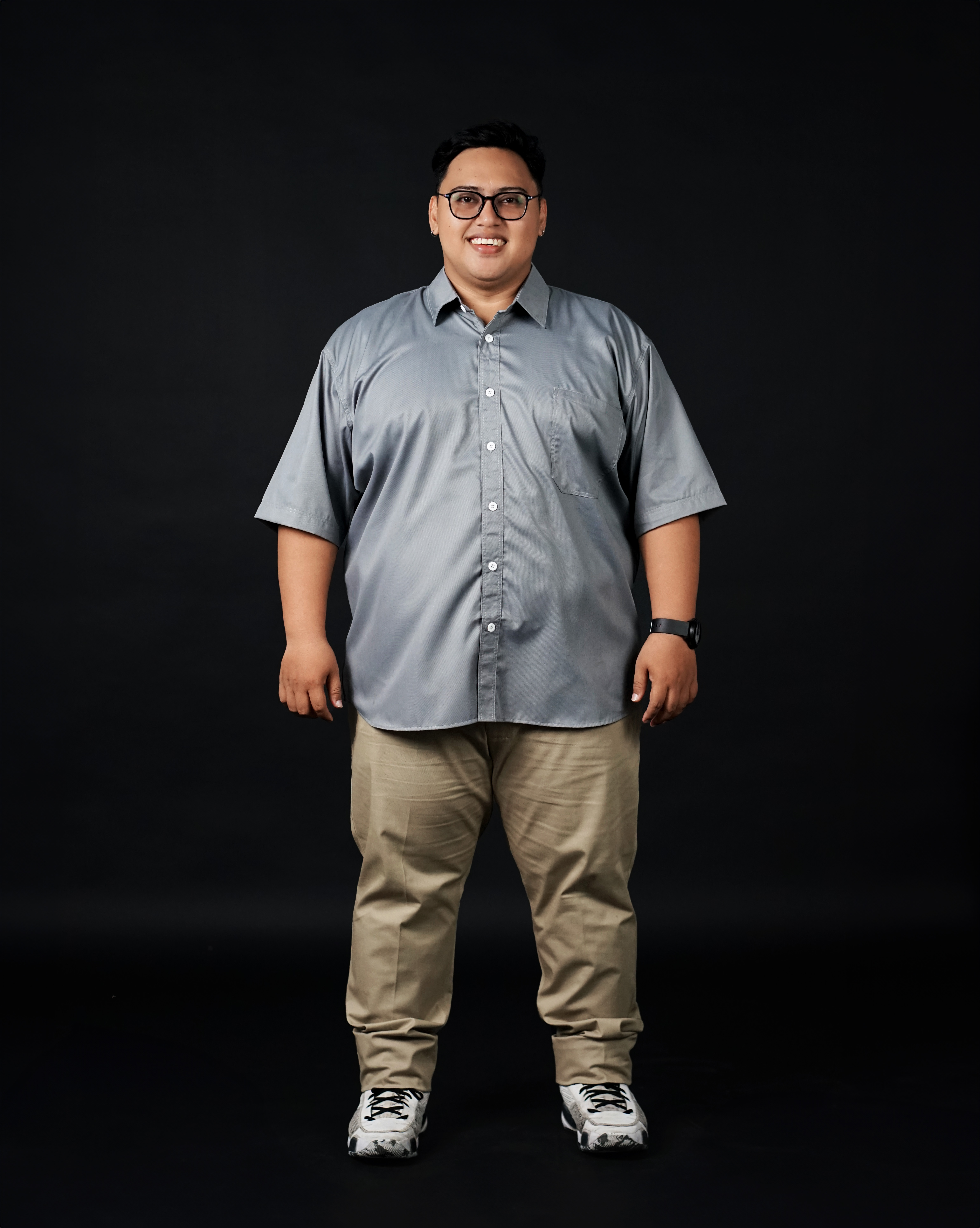Kemeja Pria Big Size Polos Abu Muda Lengan Pendek Ukuran Jumbo 3XL-8XL - BigJordan 4
