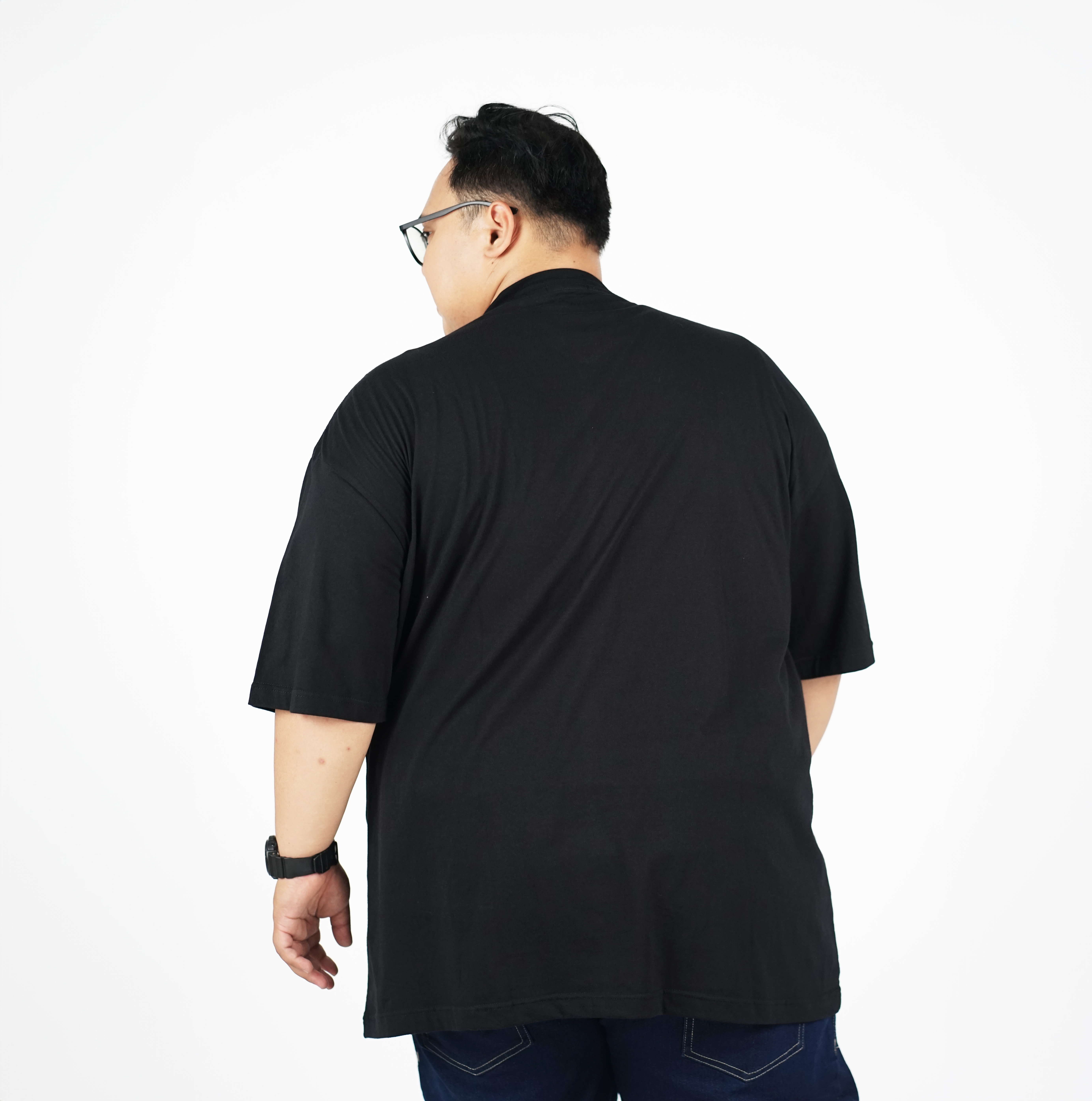 KAOS V-NECK HITAM 2