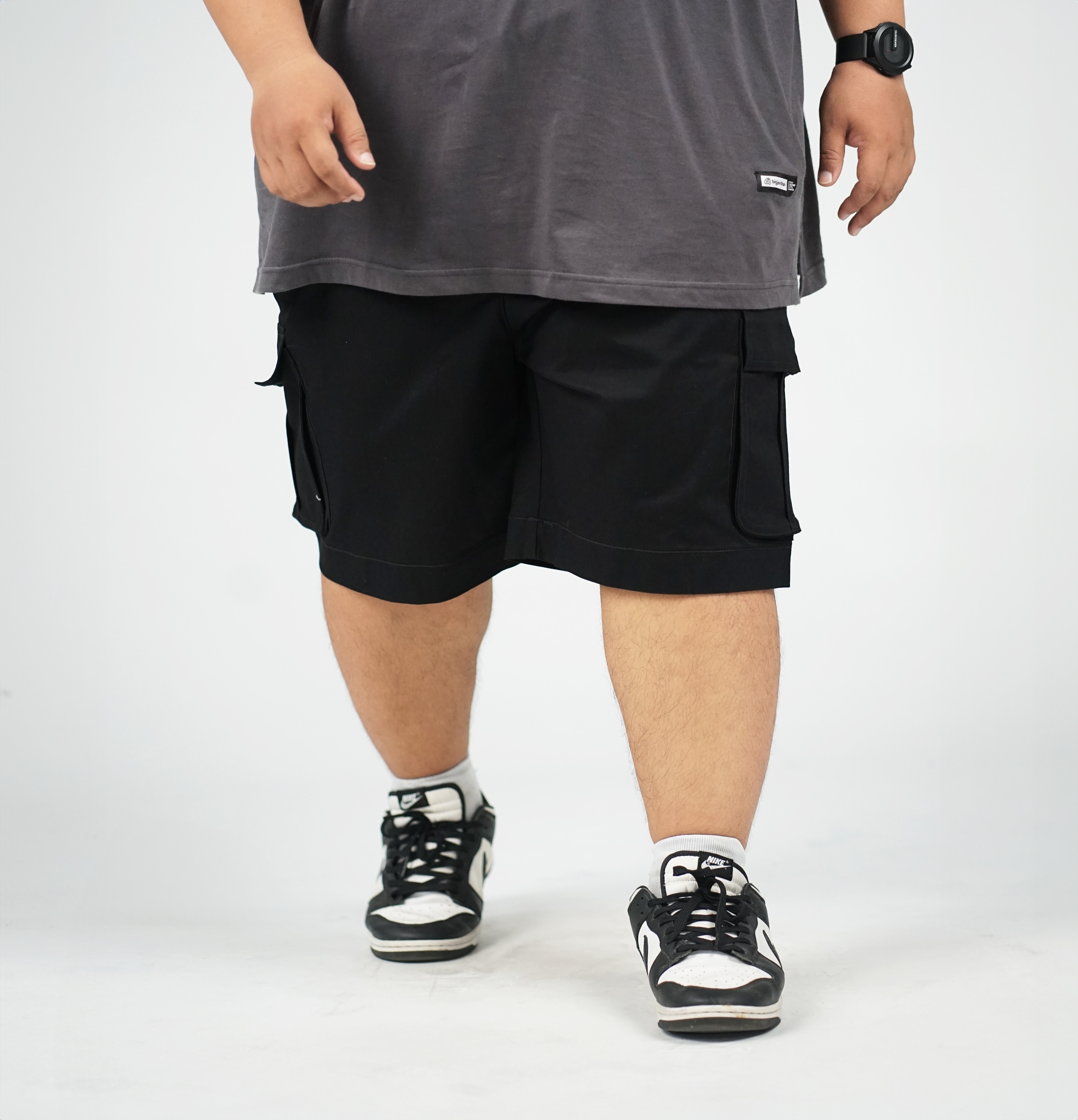 CELANA KARGO PENDEK HITAM