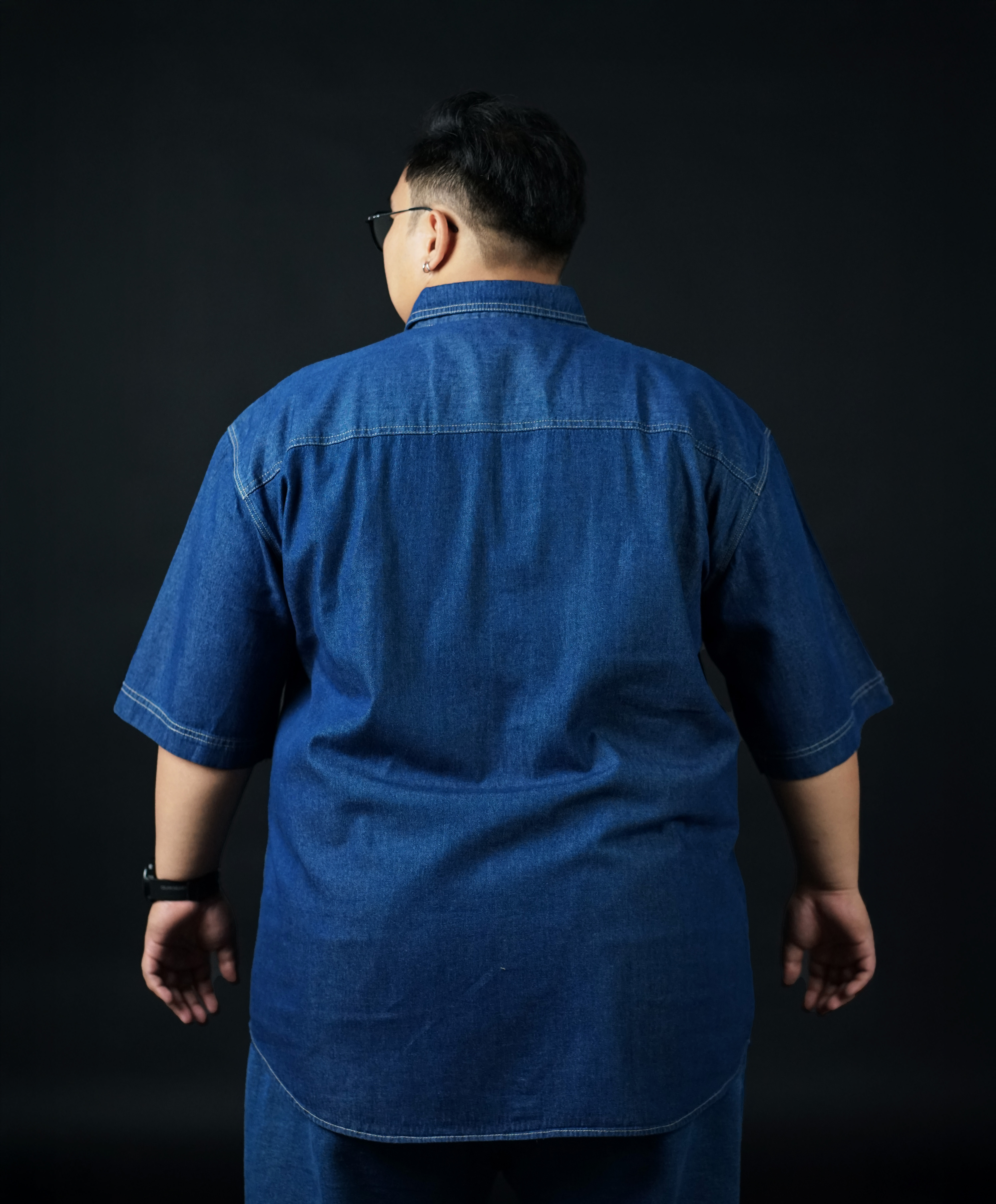 Kemeja Jeans Lengan Pendek Big Size Biru Tua (3XL-8XL) Bigjordan 3
