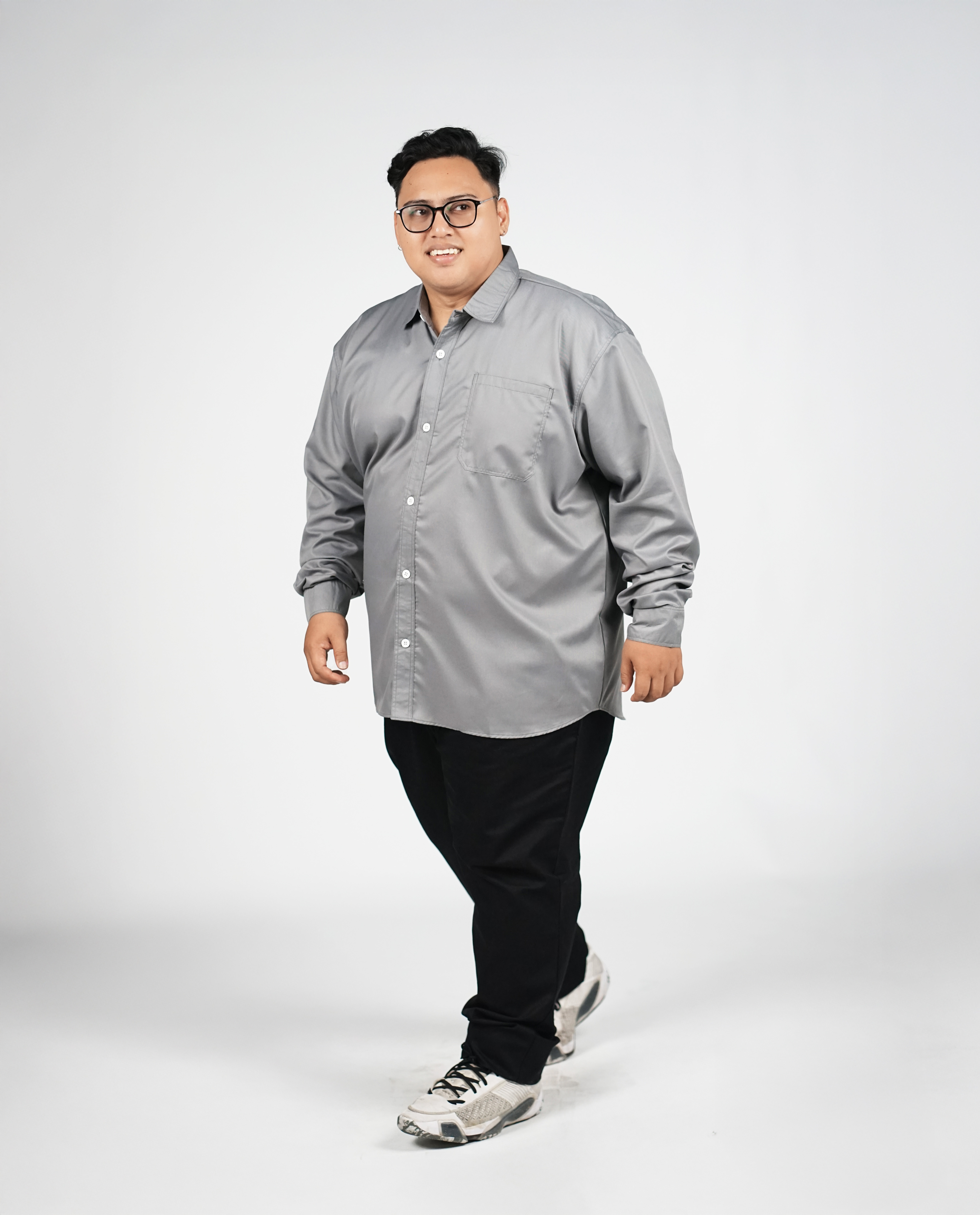Kemeja Lengan Panjang Abu Muda Big Size (3XL-8XL) | Big Jordan 4