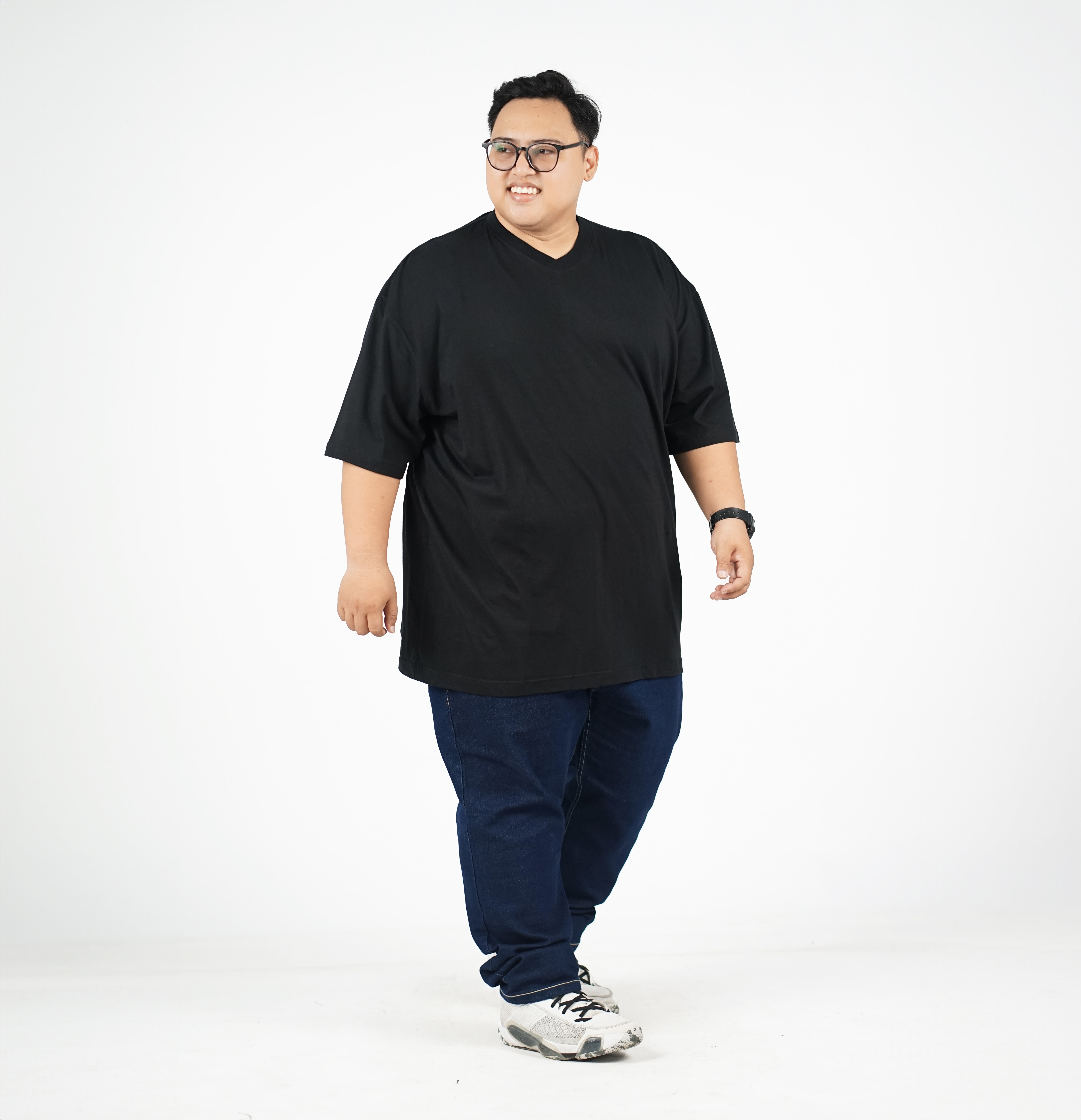 KAOS V-NECK HITAM 3