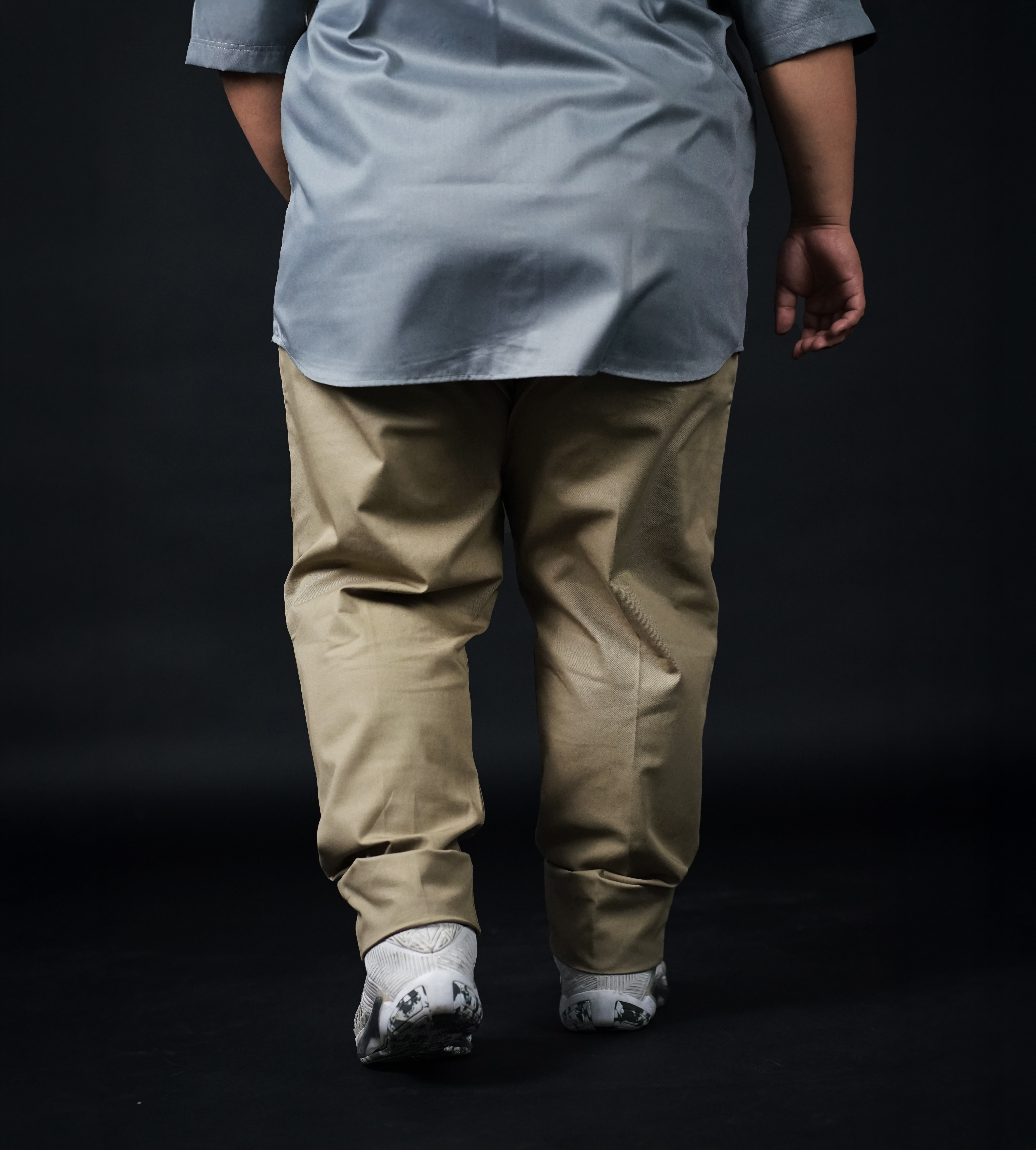 CELANA CHINO KHAKI 42 44 3