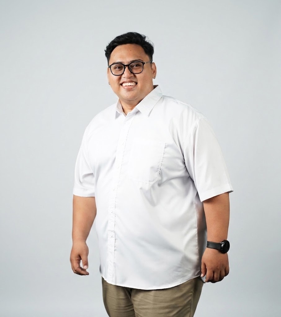 Kemeja Pria Big Size Polos Putih Lengan Pendek Ukuran Jumbo 3XL-8XL - BigJordan