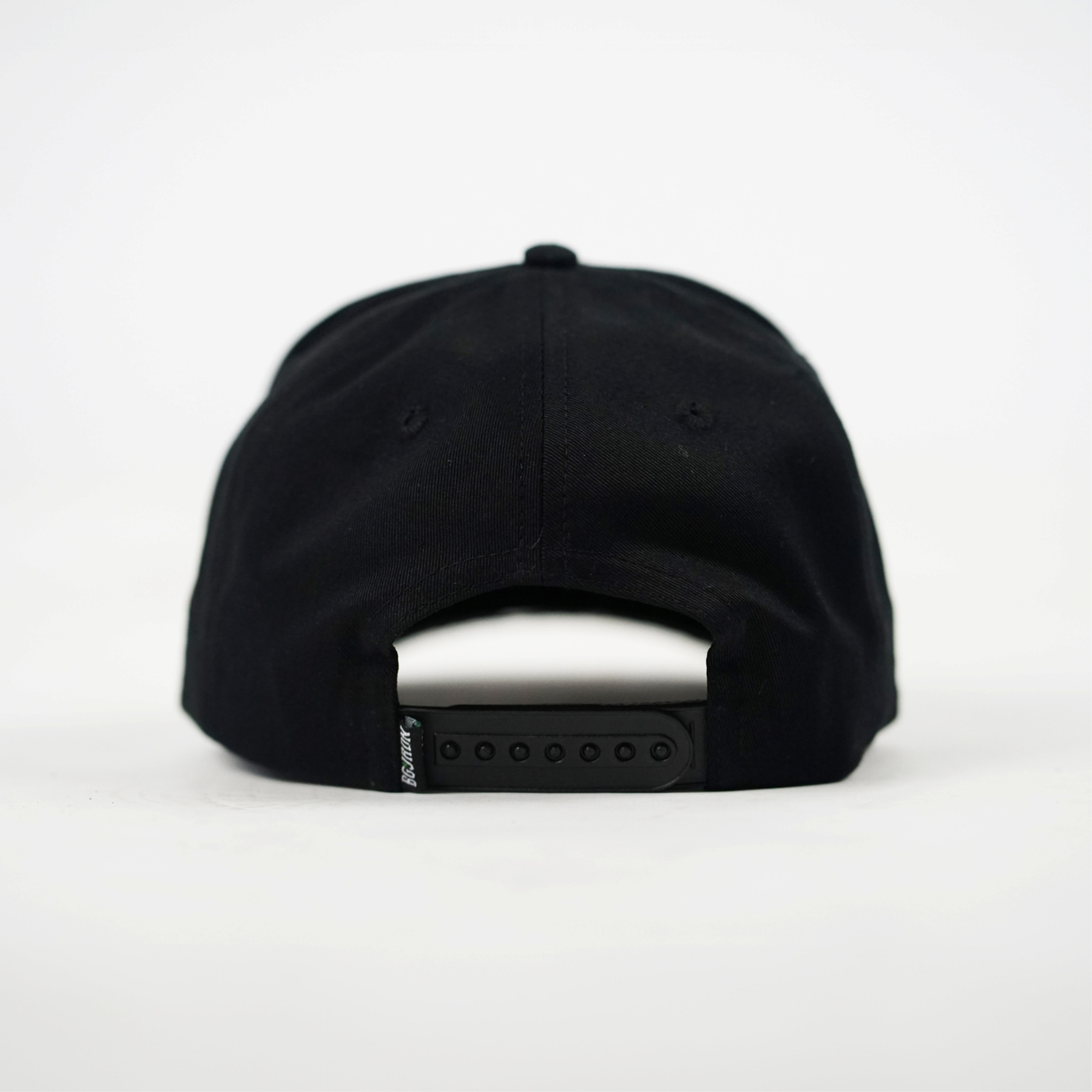 REGISTA - TOPI SNAPBACK HITAM 4